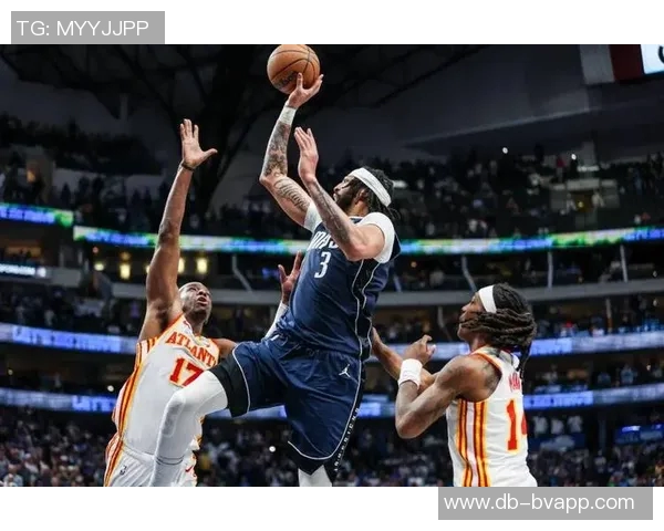 浓眉称赞文班投篮能力认为防守者只能祈祷他失手