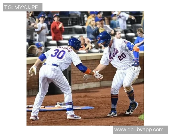 瓦妮莎携女儿观赛道奇不敌对手MLB世界大赛G4令人惋惜 瓦妮莎携女儿观赛道奇不敌对手MLB世界大赛G4令人惋惜