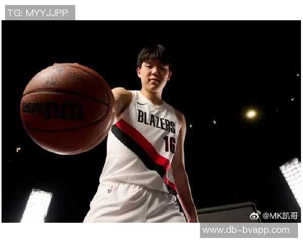 高情商对话周玲安与杨瀚森共同赞赏队友的深厚情谊与默契合作 高情商对话周玲安与杨瀚森共同赞赏队友的深厚情谊与默契合作